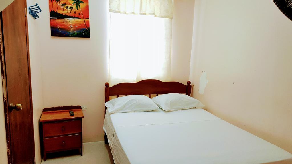 Sea Breeze Guest House Belize City Buitenkant foto