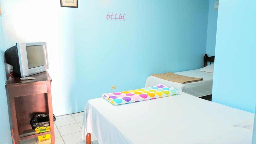 Sea Breeze Guest House Belize City Buitenkant foto
